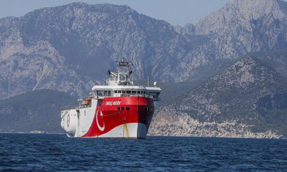 Άλλαξε πορεία το Oruc Reis: Κατευθύνεται και πάλι προς την ελληνική υφαλοκρηπίδα